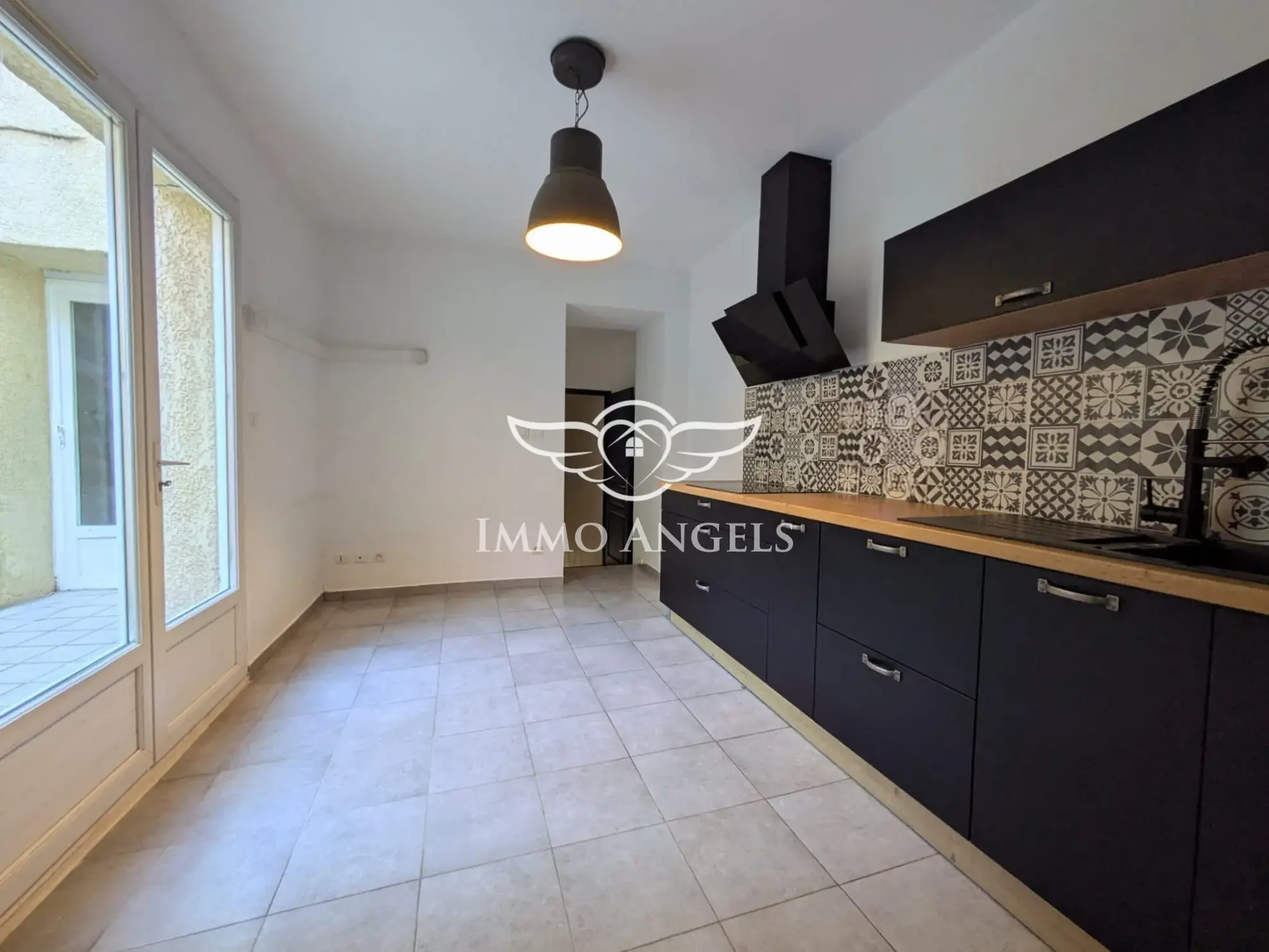 Cuisine Maison de village en vente à Thézan-lès-Béziers, 84 m² avec terrasse
