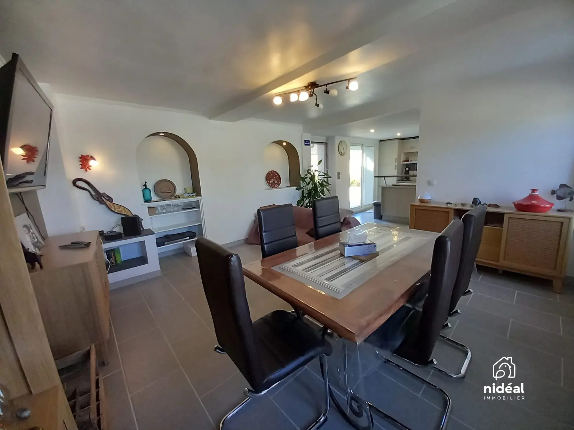 Maison de ville lumineuse à Gaillon avec 2 chambres et garage 