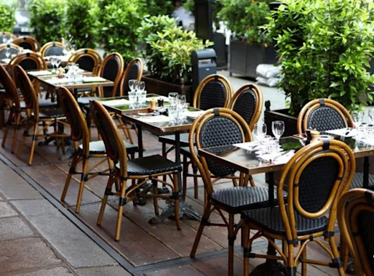 À vendre : belle brasserie de 150 m² à Limetz-ville, licence IV, clientèle fidèle