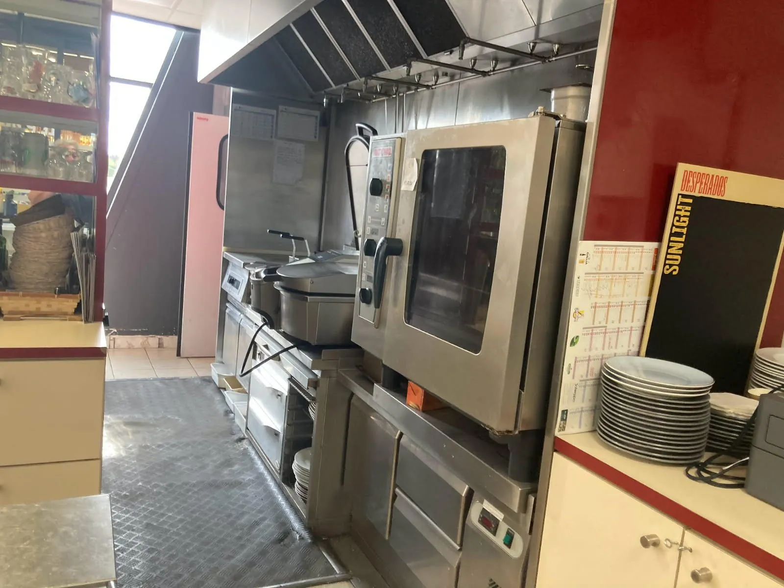 À vendre : belle brasserie de 150 m² à Limetz-ville, licence IV, clientèle fidèle 