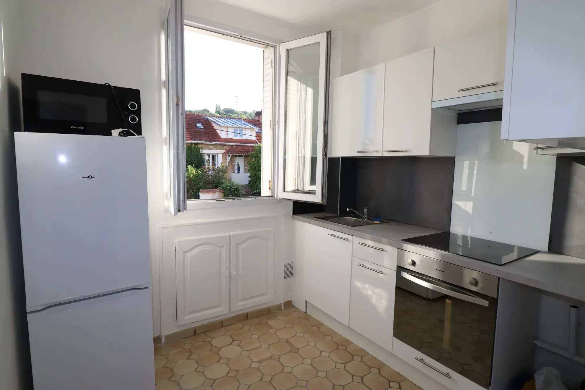 Appartement à vendre à Chelles - Près du RER E, vue dégagée, cave, bon état 
