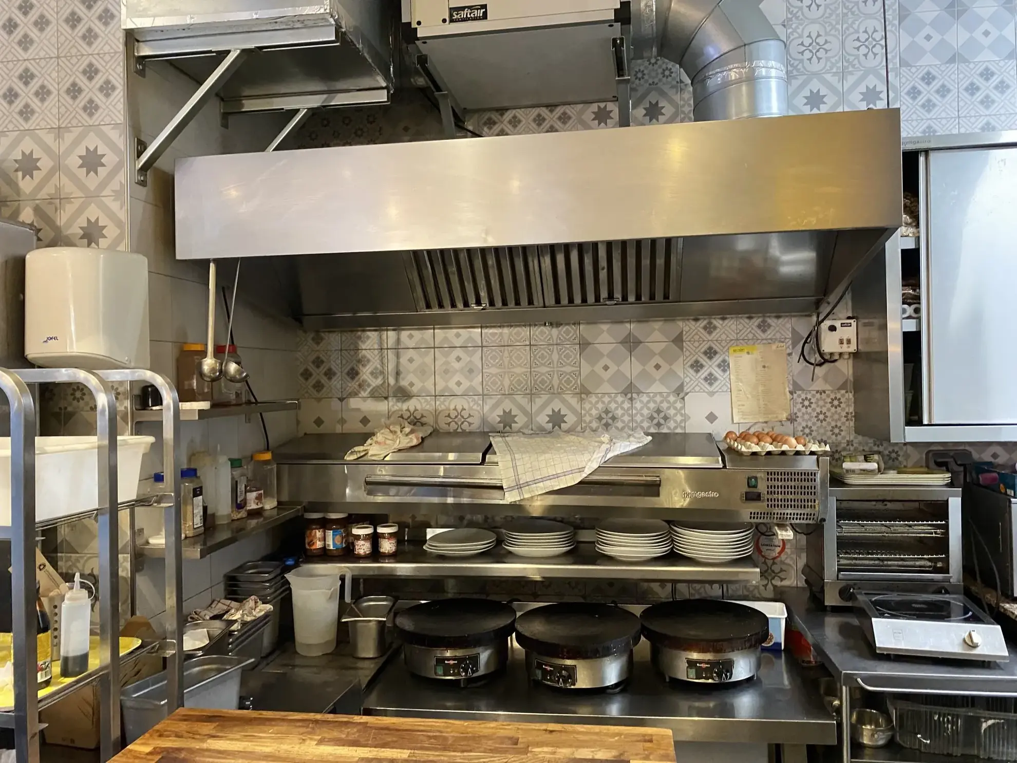 Fonds de commerce restauration rapide Paris 10ème – Emplacement exceptionnel sur le canal