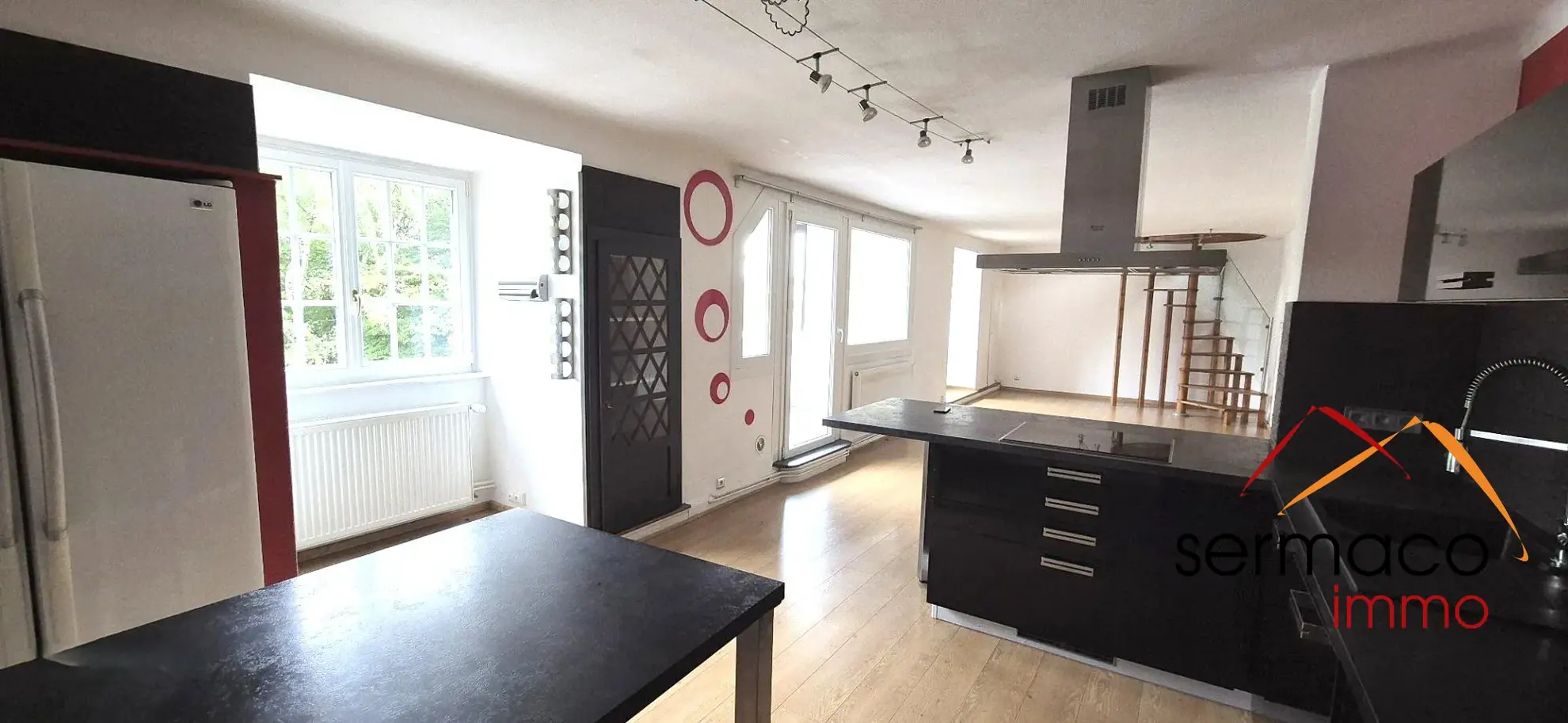 pièce de vie  Appartement duplex avec terrasse, jardin, caves à Sarreguemines - Quartier Blies