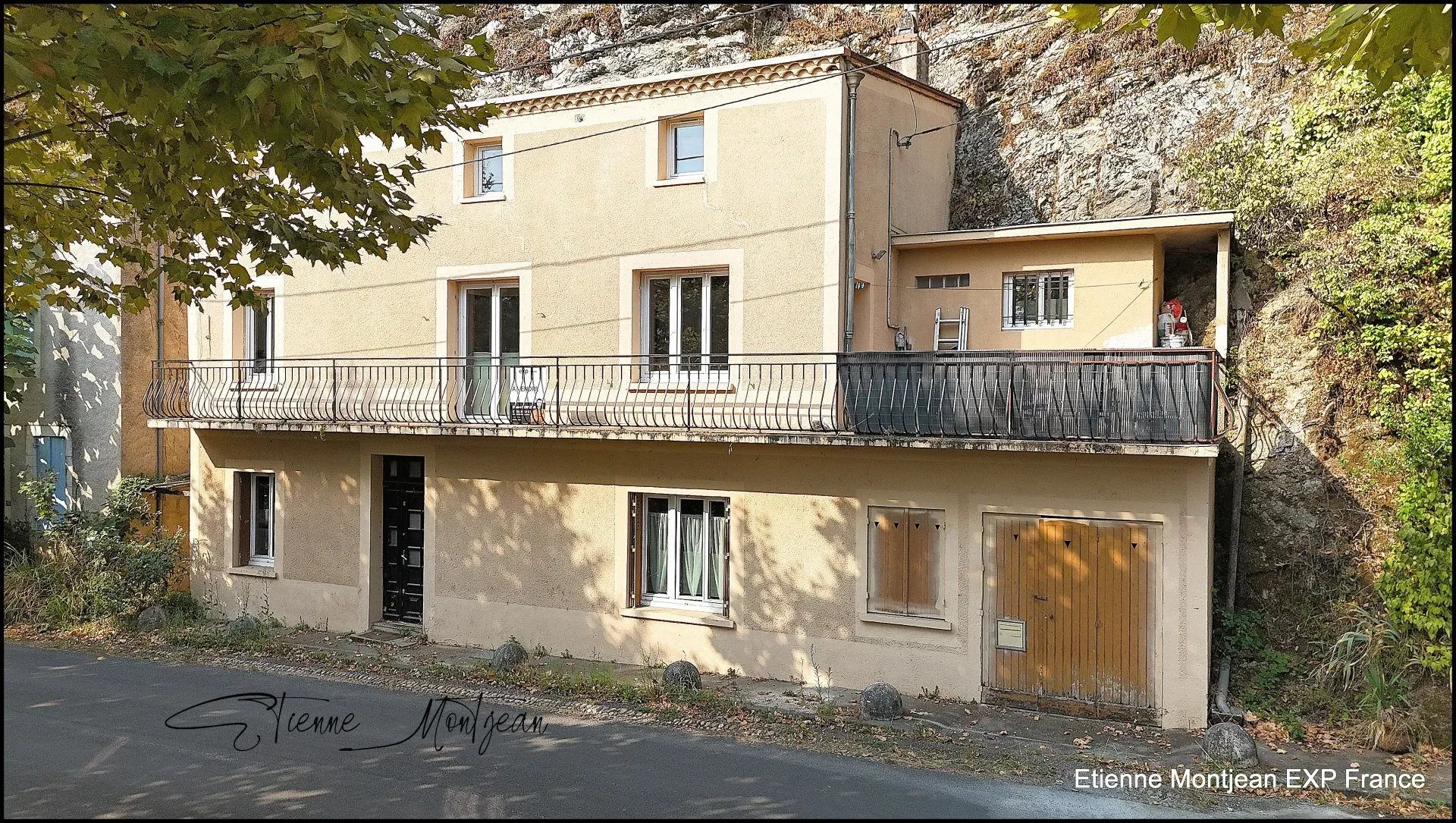 Maison à Luzech de 69 m² avec terrasse, vue sur le Lot et potentiel de rénovation