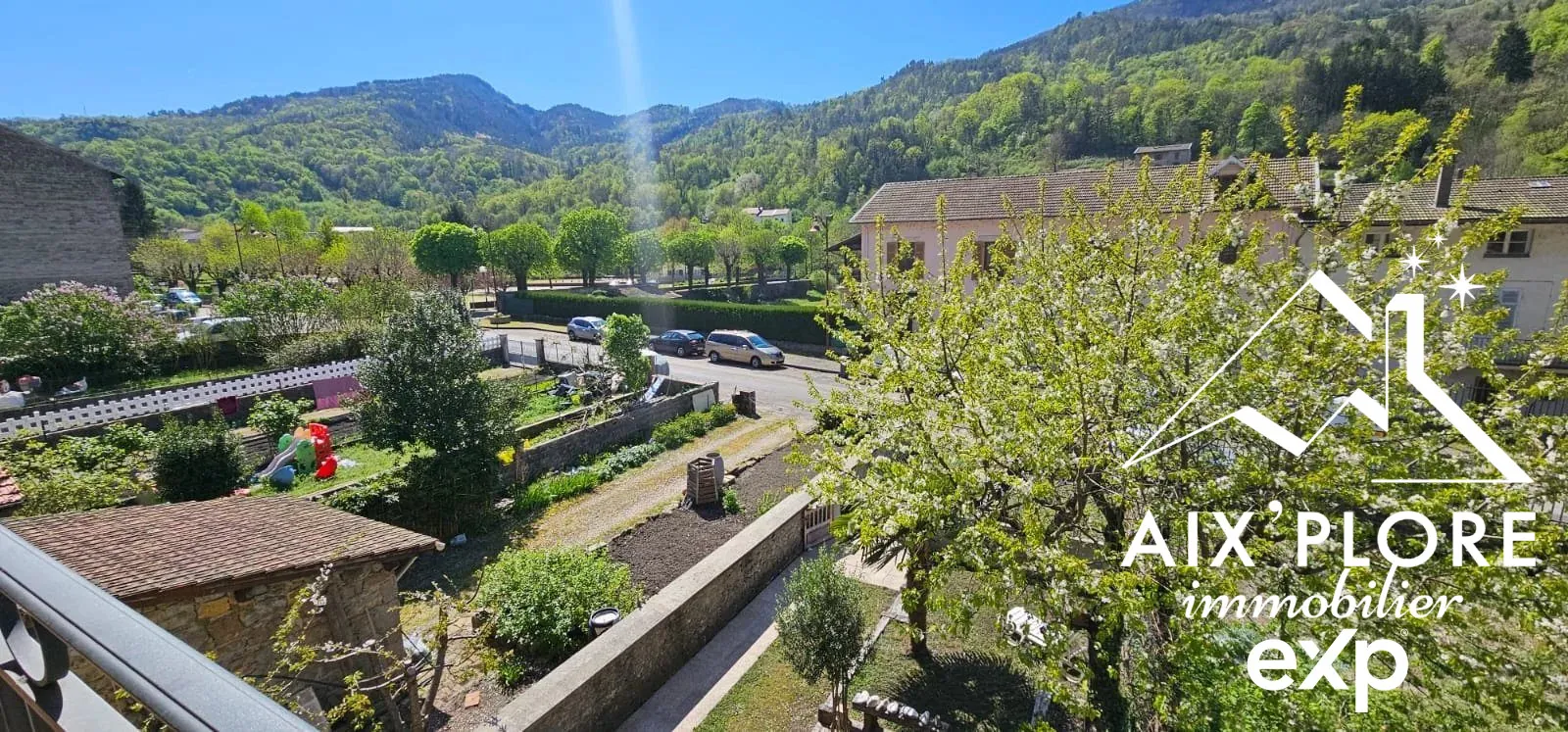 Charmante maison en pierre avec vue sur Bugey, 282 m² à Argis