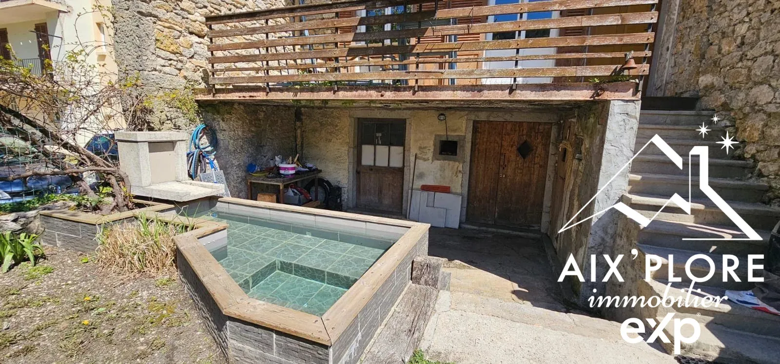 Charmante maison en pierre avec vue sur Bugey, 282 m² à Argis 