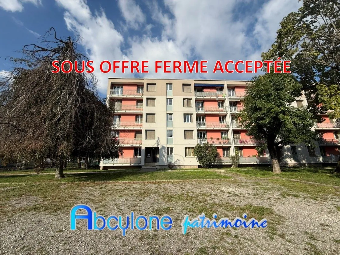 Appartement T3 de 59 m² avec balcon à Le Pont-de-Claix, grande cave et parking