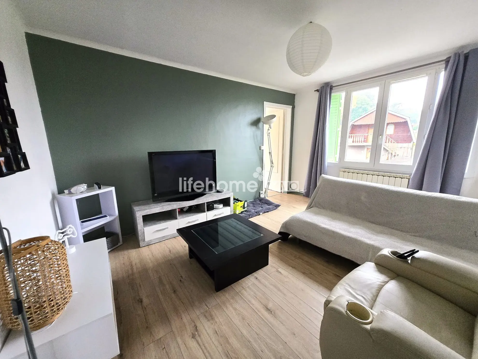 Immeuble à Sainte-Feyre 23 avec local commercial et appartement loué - Investissement rentable