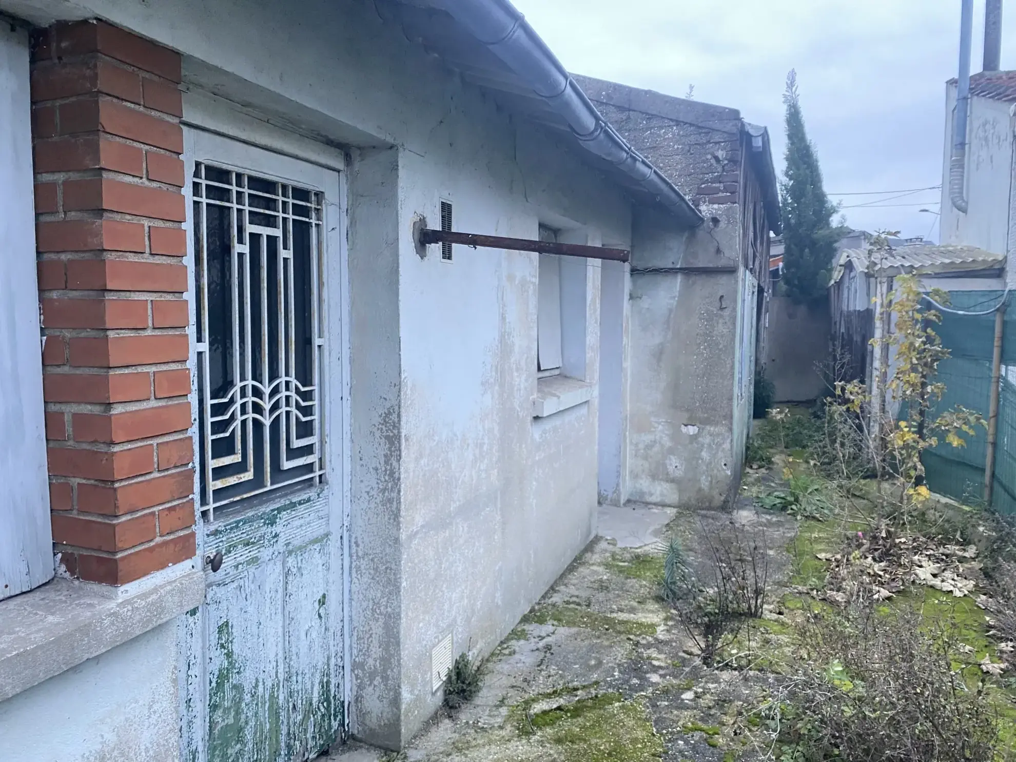 Maison à rénover de 38 m² à Ormesson-sur-Marne avec grand potentiel 