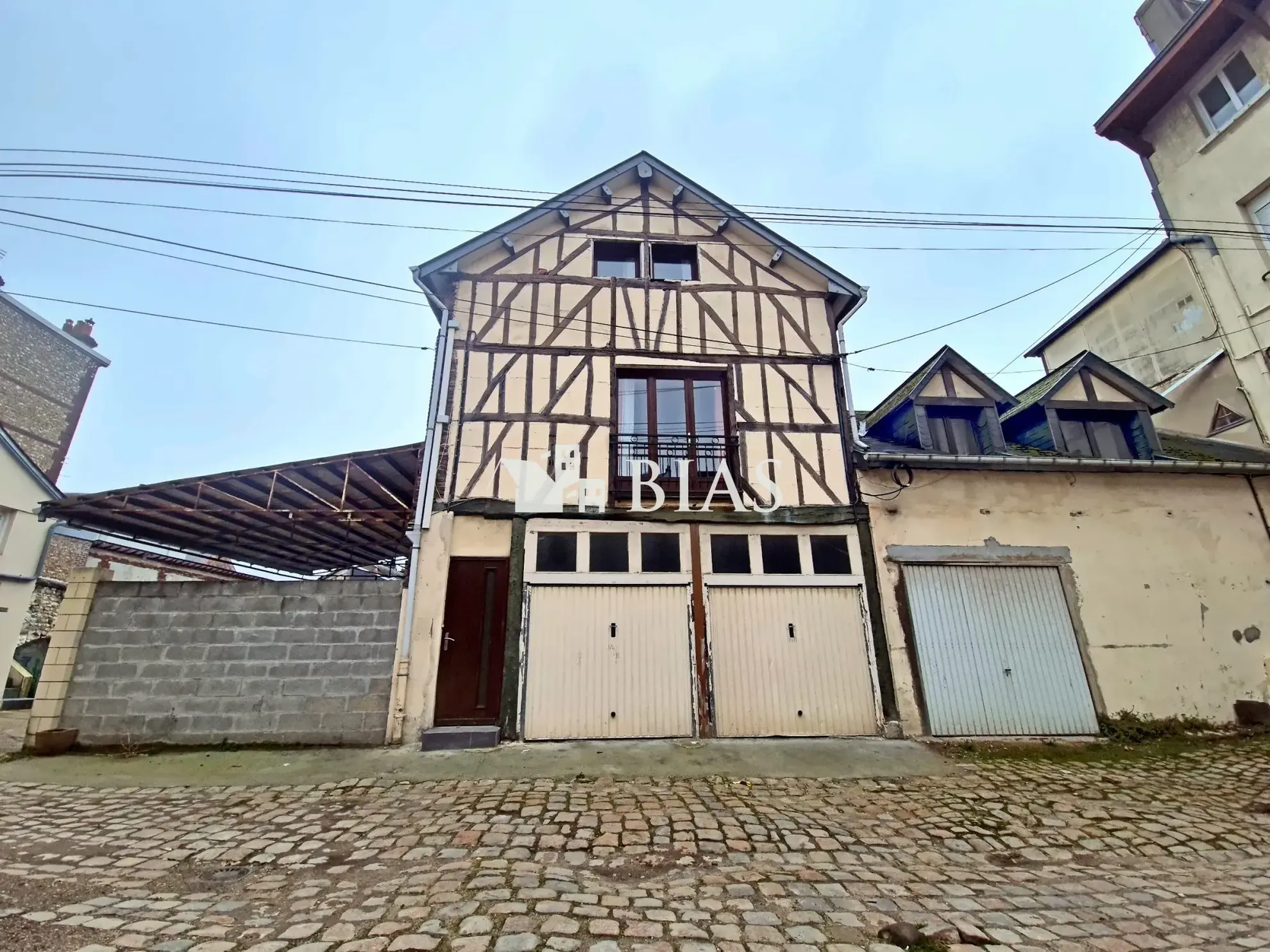 À vendre duplex lumineux avec grand garage à Rouen Saint Hilaire