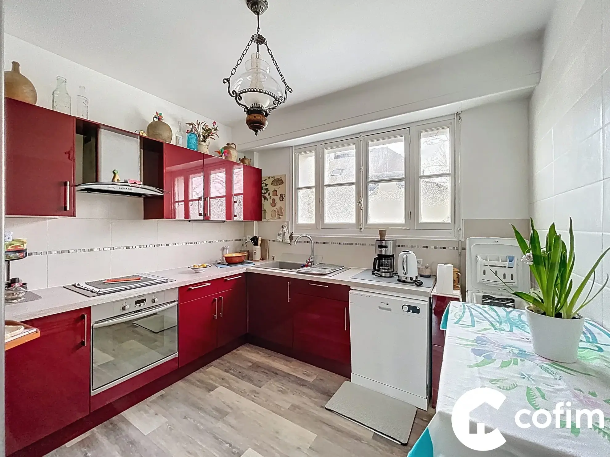 Bel appartement de 95 m² avec 3 chambres et balcon à Pau 
