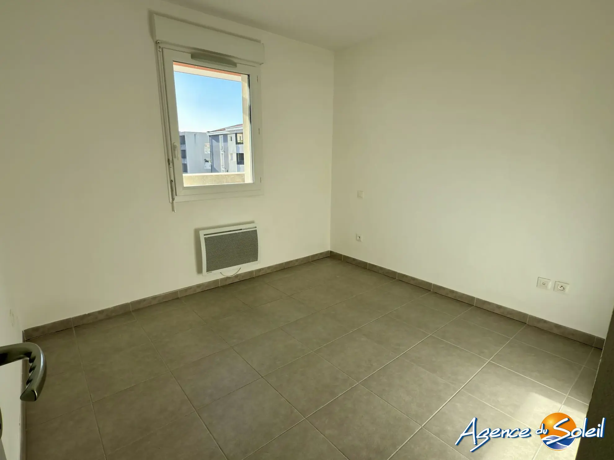 Bel appartement T3 avec terrasse et double parking à Saint-Cyprien 