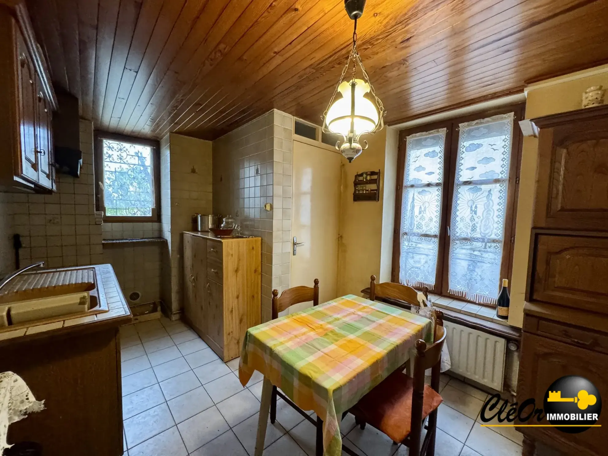 Maison à vendre à Chagny - 5 pièces, potentiel de rénovation, proximité commodités 