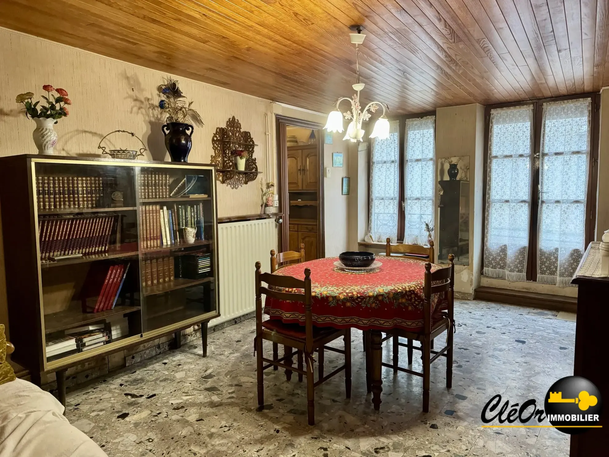 Maison à vendre à Chagny - 5 pièces, potentiel de rénovation, proximité commodités