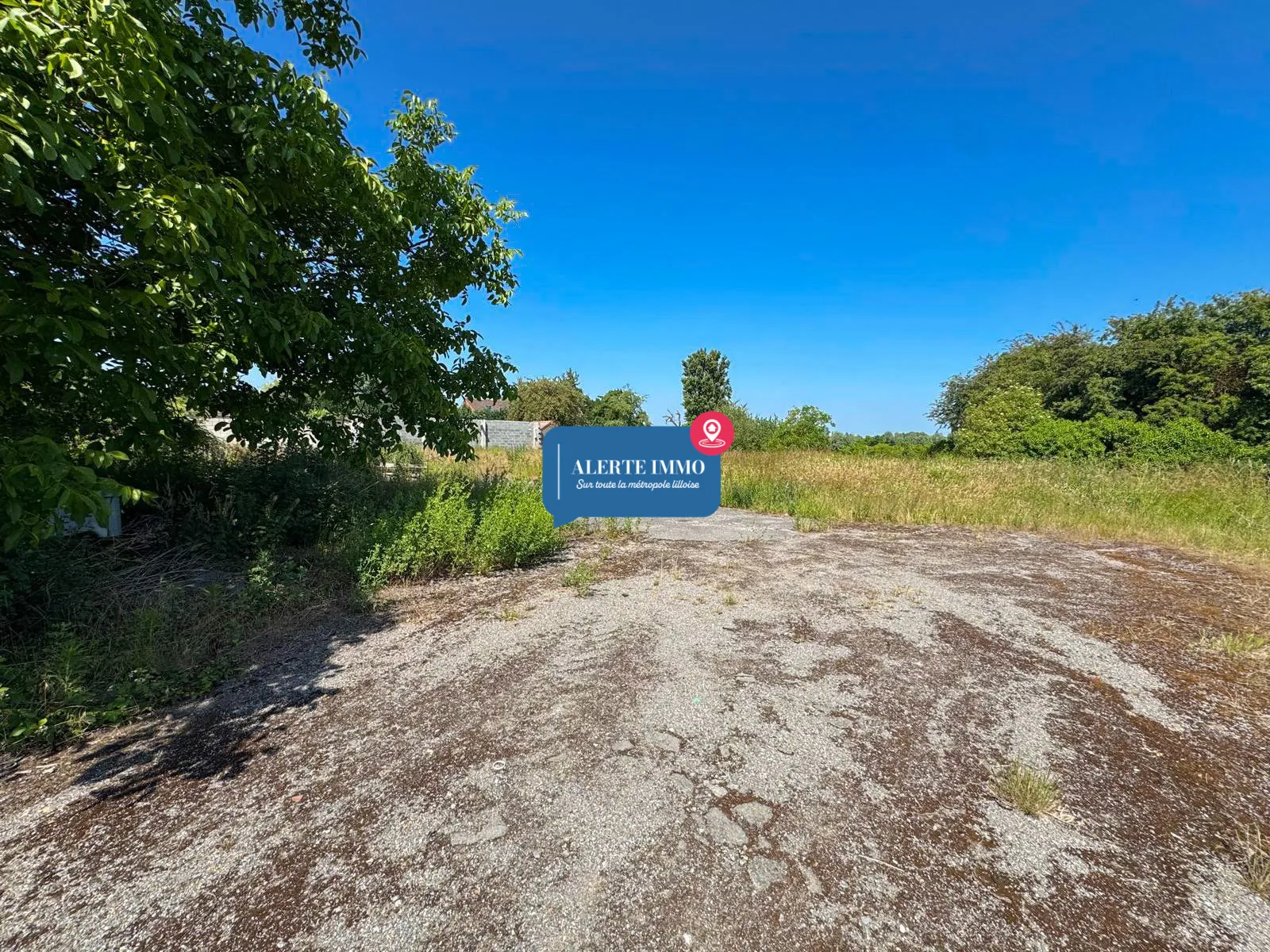 Terrain constructible de 963 m² à La Neuville, proche Lille et Paris 