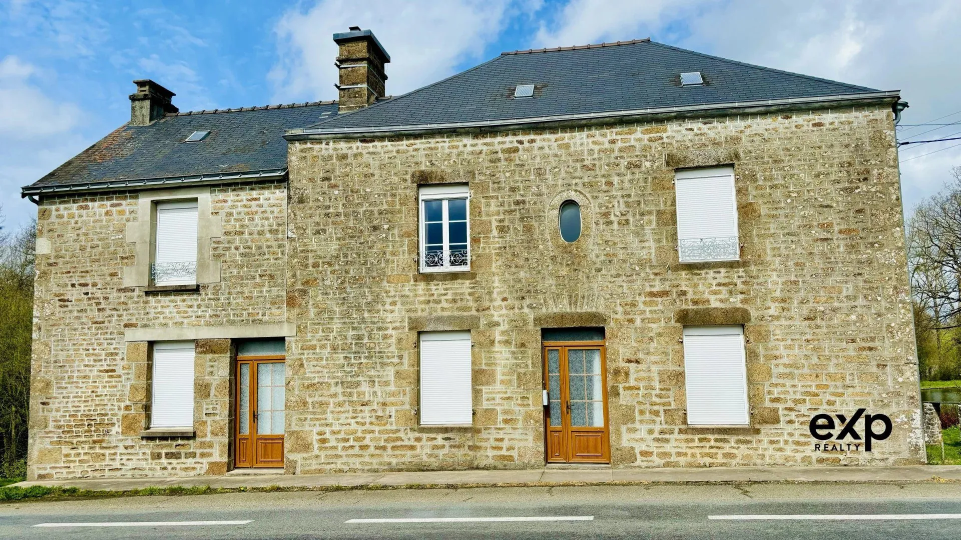 Maison à vendre avec 5 chambres à Gorron, terrain de 1438 m², à rénover