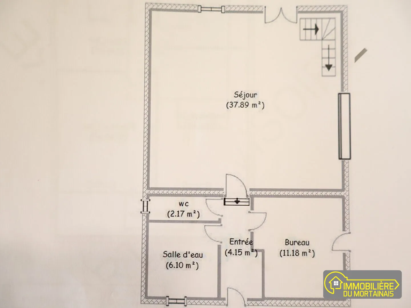 Maison en pierre à Mortain-Bocage de 105 m² avec jardin et cheminée 