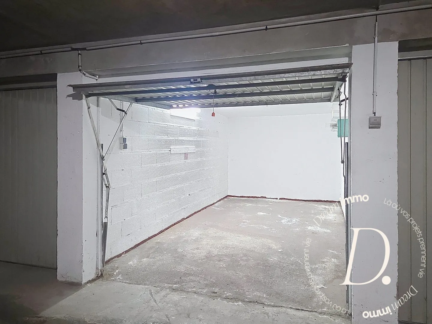 garage Appartement 3 pièces en rez-de-chaussée à Saint-Martin avec garage et cave 