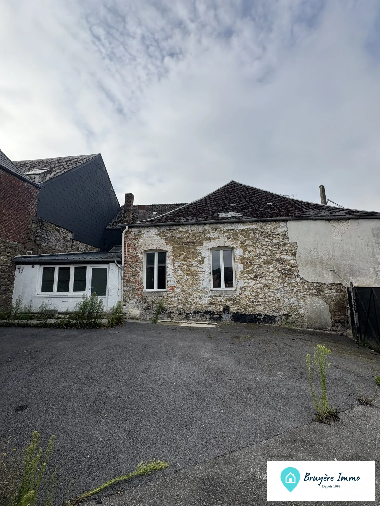 Maison à rafraîchir de 133 m² avec vue dégagée à Fourmies 
