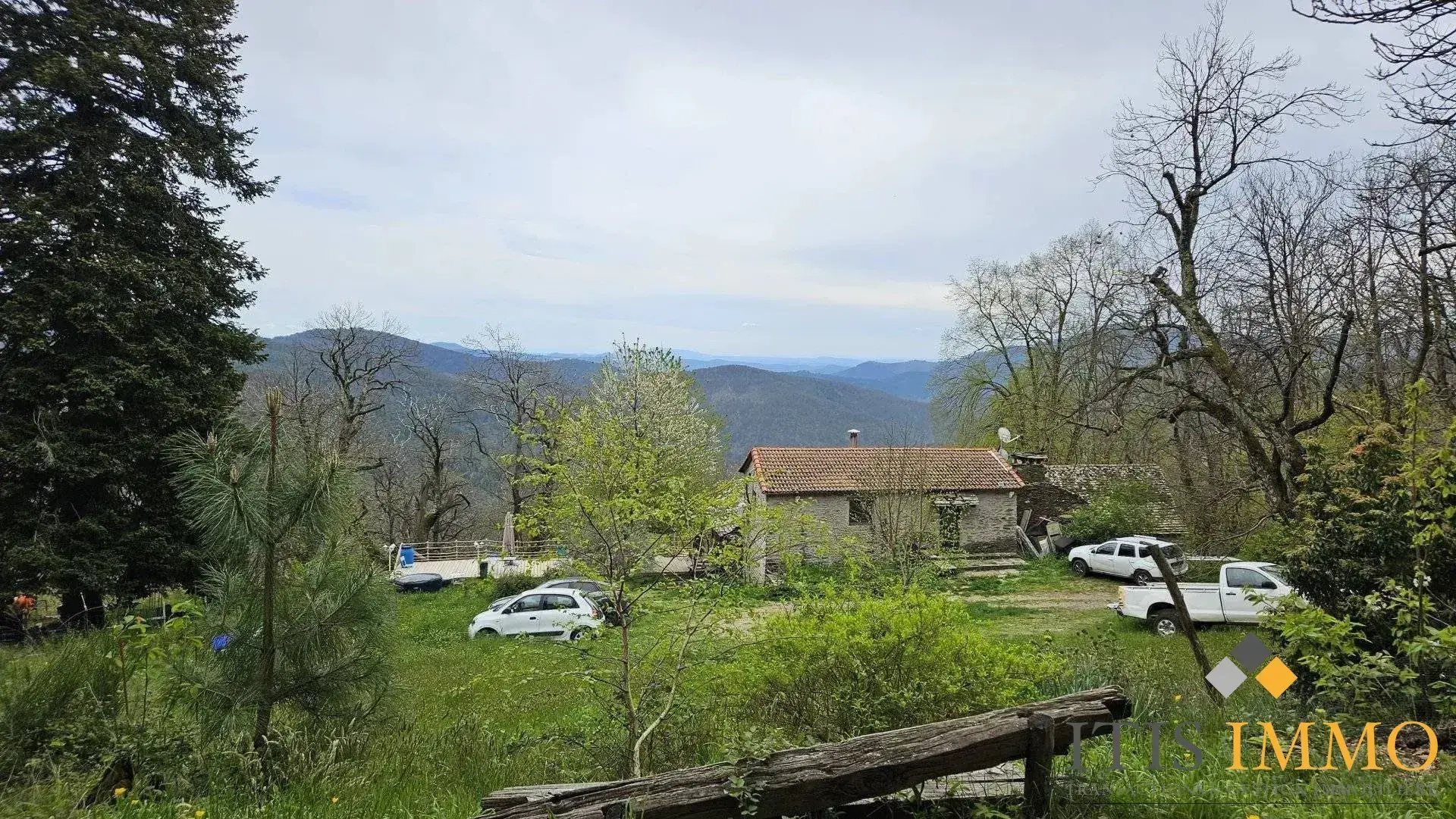 Maison rénovée avec vue panoramique dans les Cévennes - 162 m² 