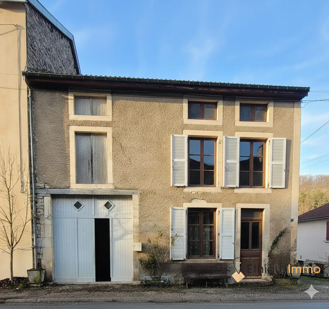Maison à vendre à Vignory avec terrain et garage, 99 m² à rénover