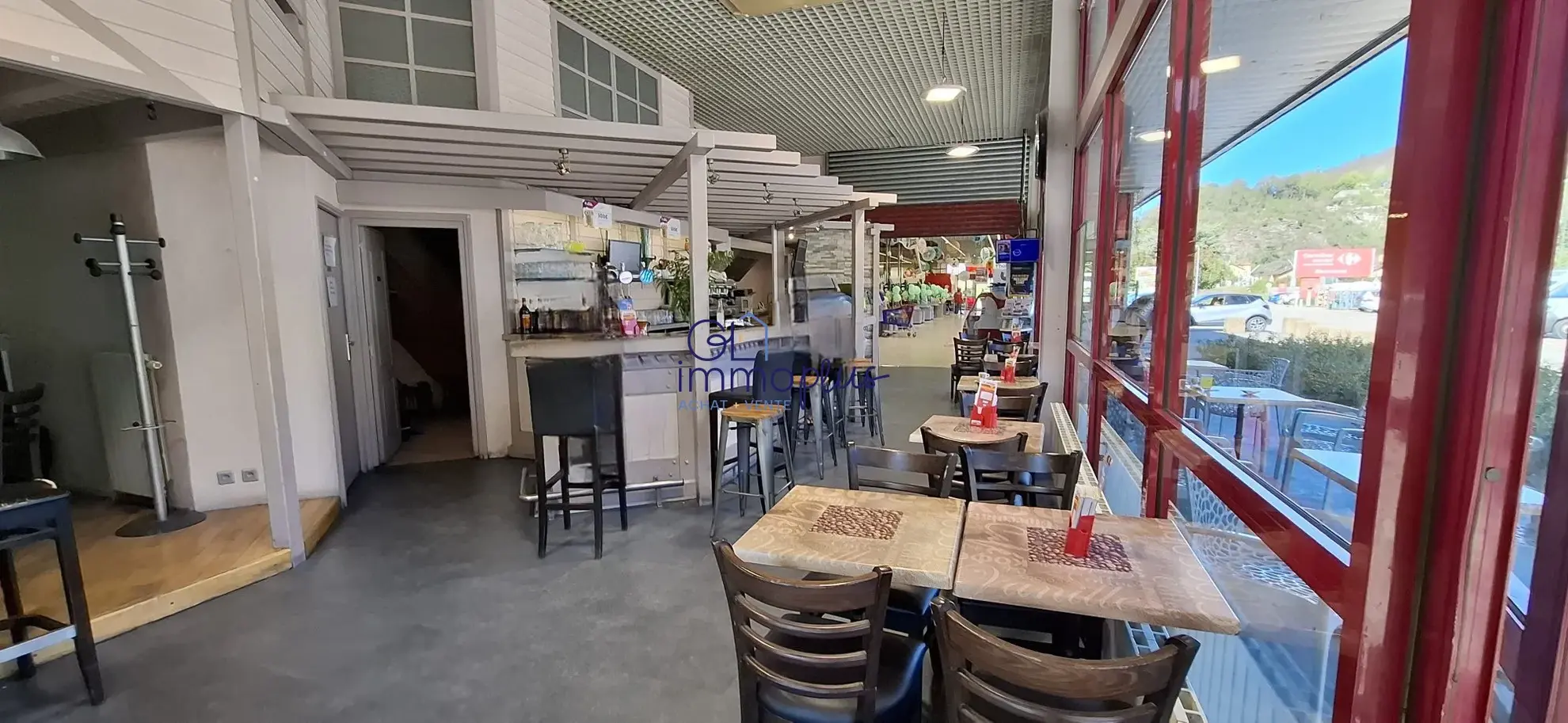Fonds de commerce à vendre à Albertville avec terrasse et licences - Opportunité à saisir