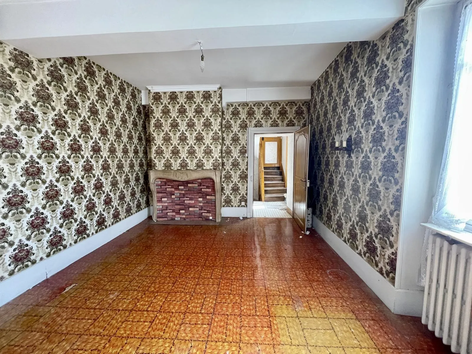 Ensemble immobilier à rénover dans le Vieux Chenôve avec fort potentiel 