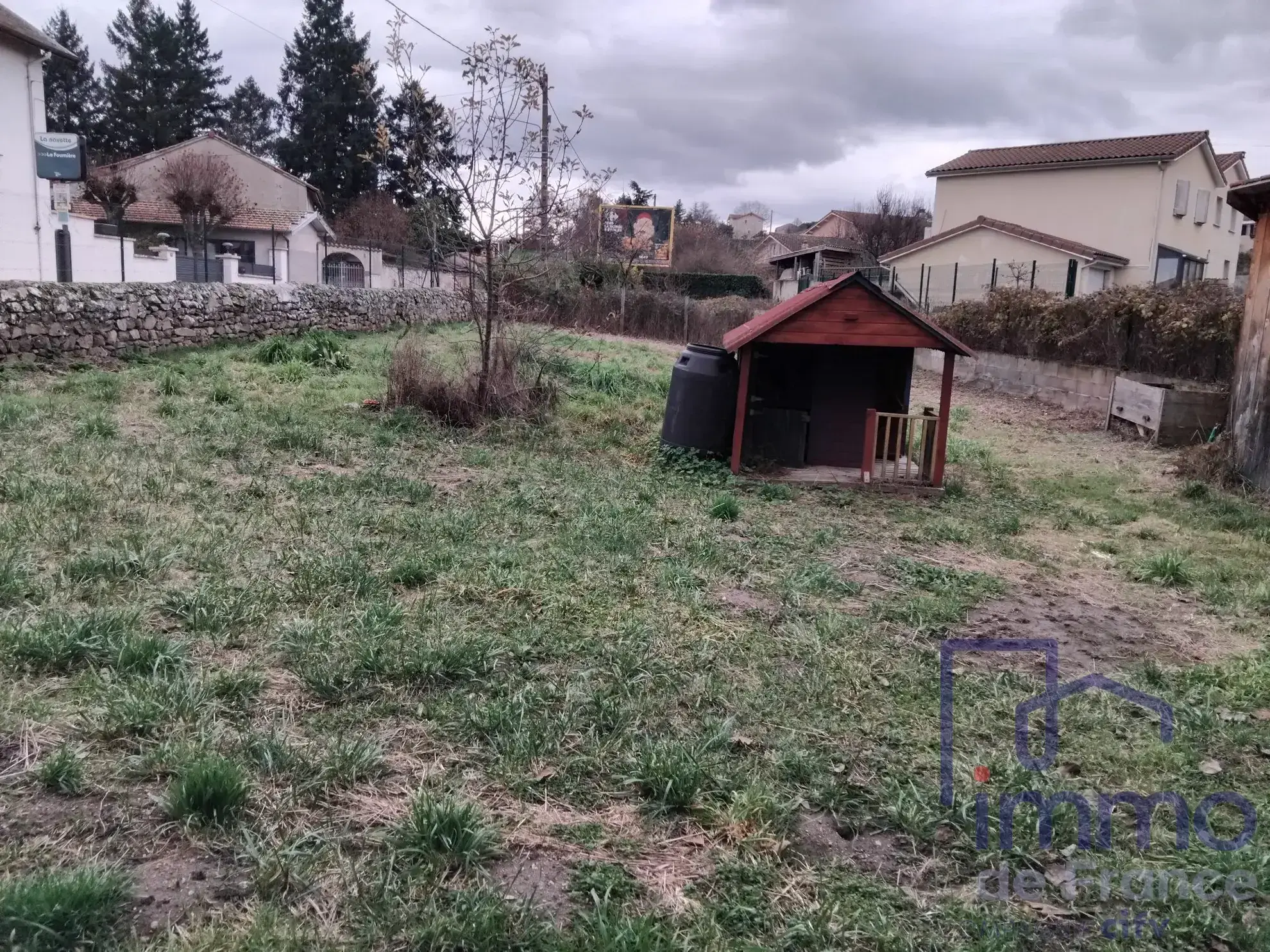 Terrain à vendre de 680 m² à Montbrison Moingt – Quartier résidentiel 