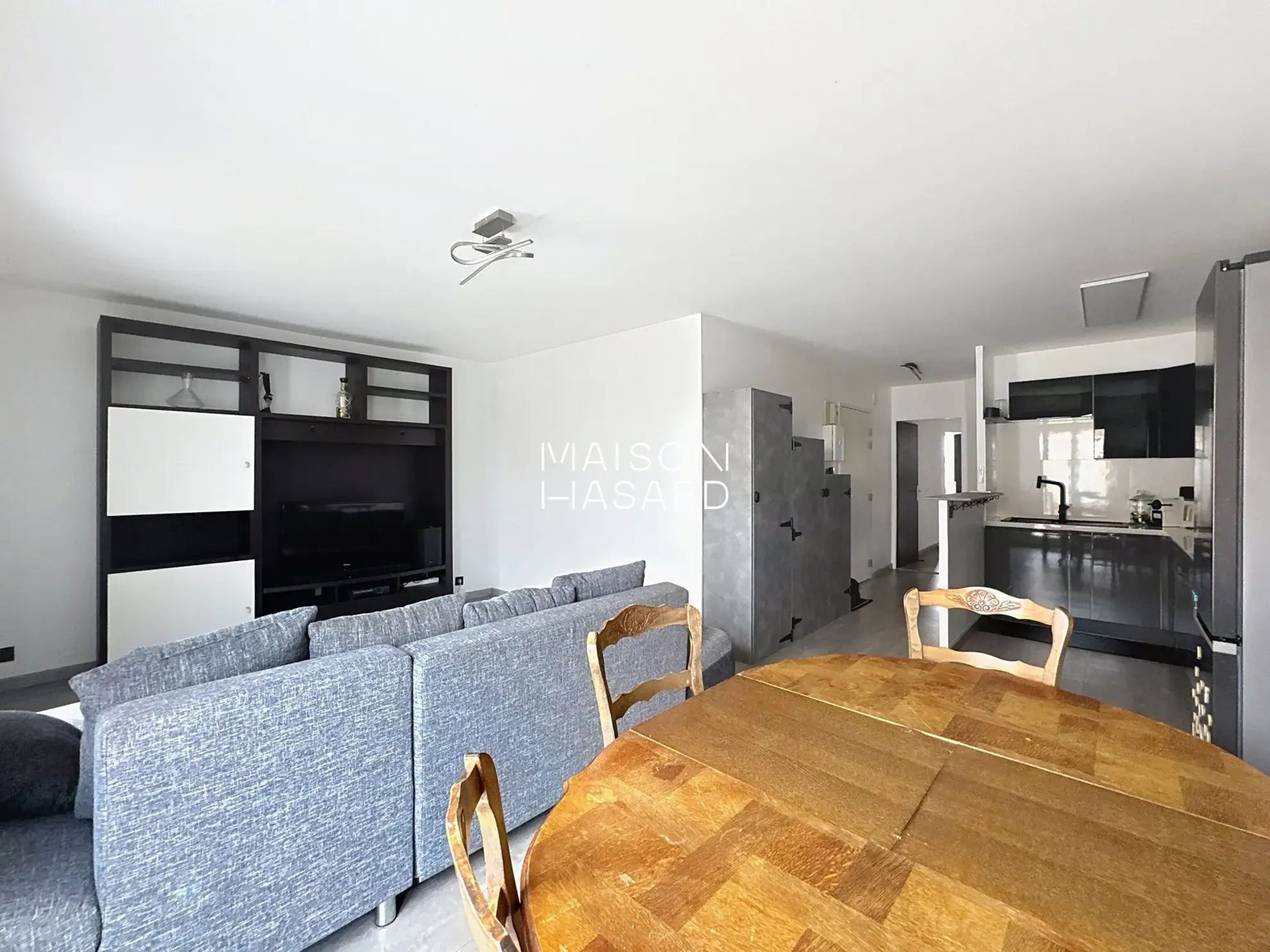 Appartement T3 rénové au cœur d'Olonne avec garage et stationnement 