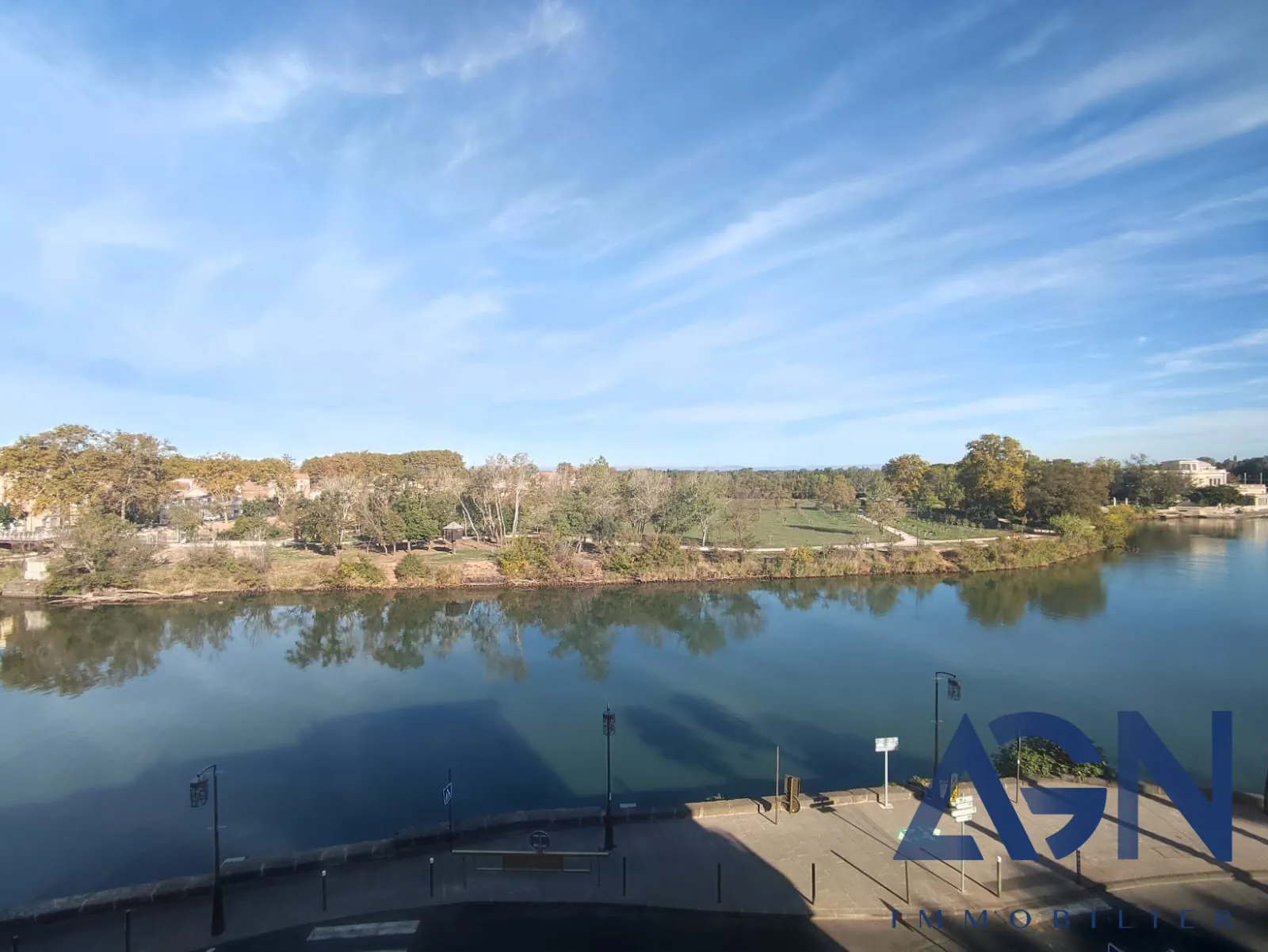 Grand appartement 3 pièces de 85 m² avec vue sur l'Hérault à Agde 