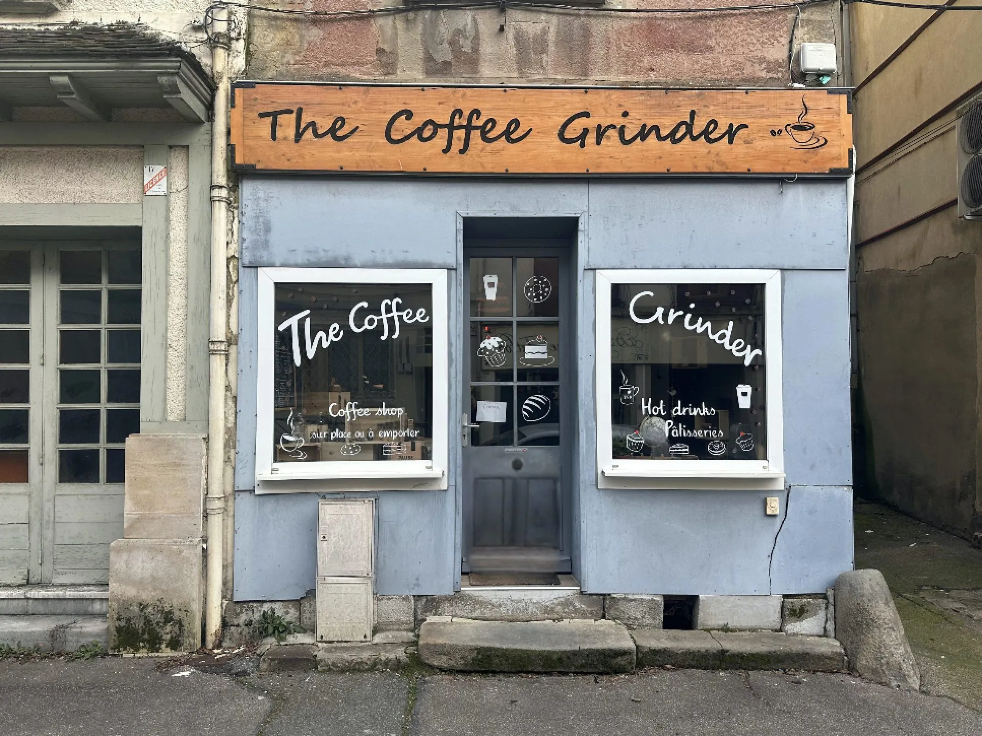 Fonds de commerce pour Coffee Shop à Sézanne – Emplacement stratégique et prêt à l’emploi