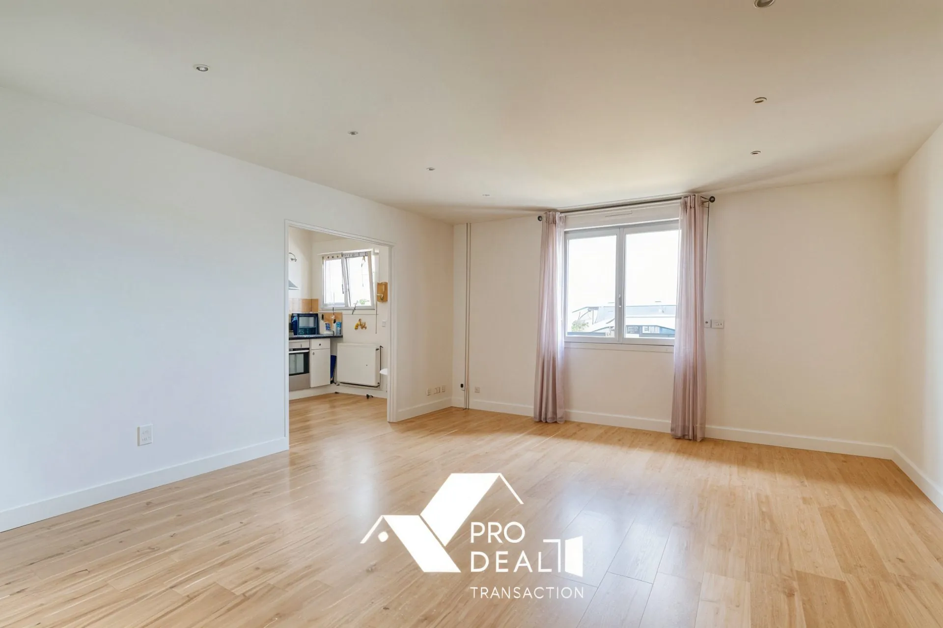 Appartement T3 lumineux de 77 m² à Meyzieu, proche toutes commodités 