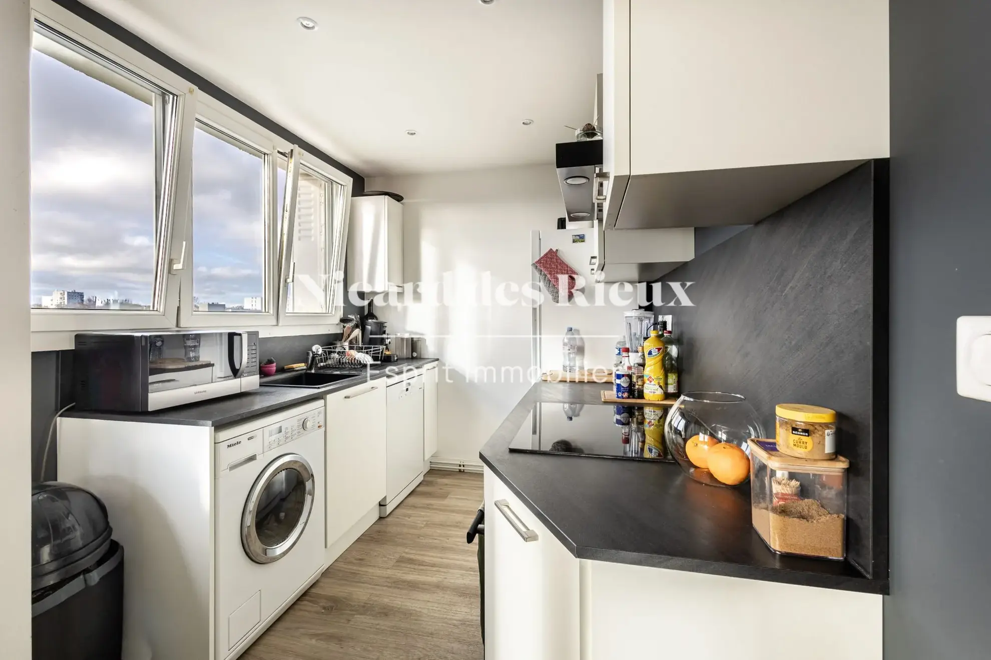 Appartement rénové à Limoges avec vue panoramique et luminosité exceptionnelle 