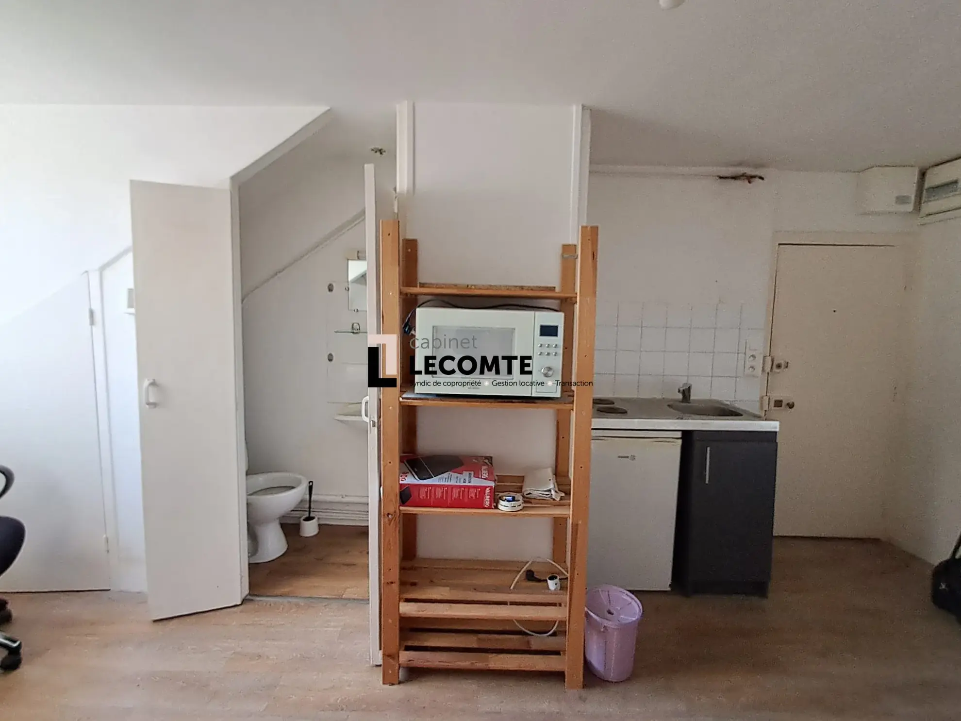 Studio de 15 m² à Rennes, dernier étage, proximité transports et commodités 