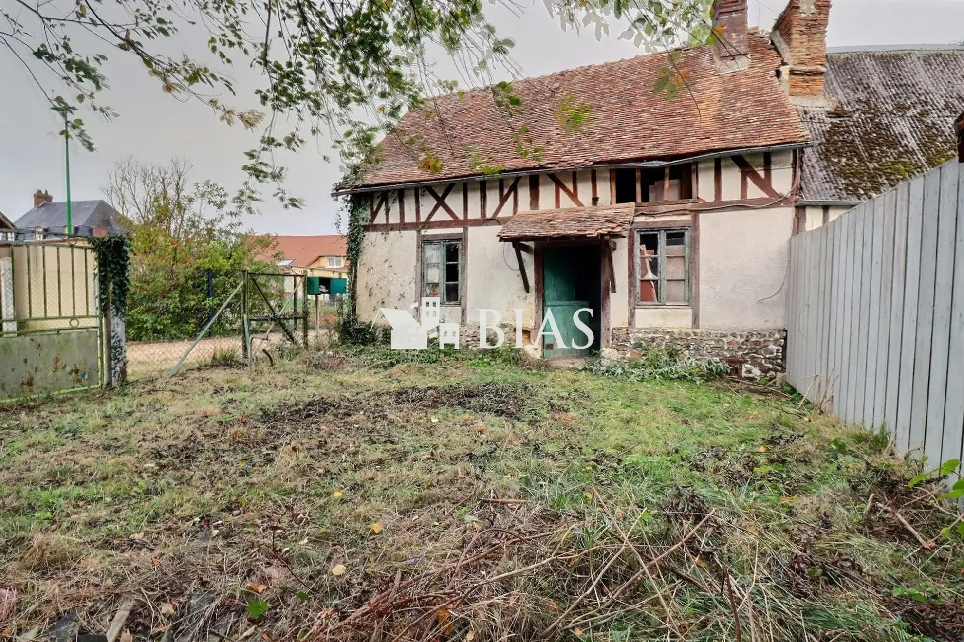 Maison à rénover à Terres-de-Bord – Opportunité à saisir