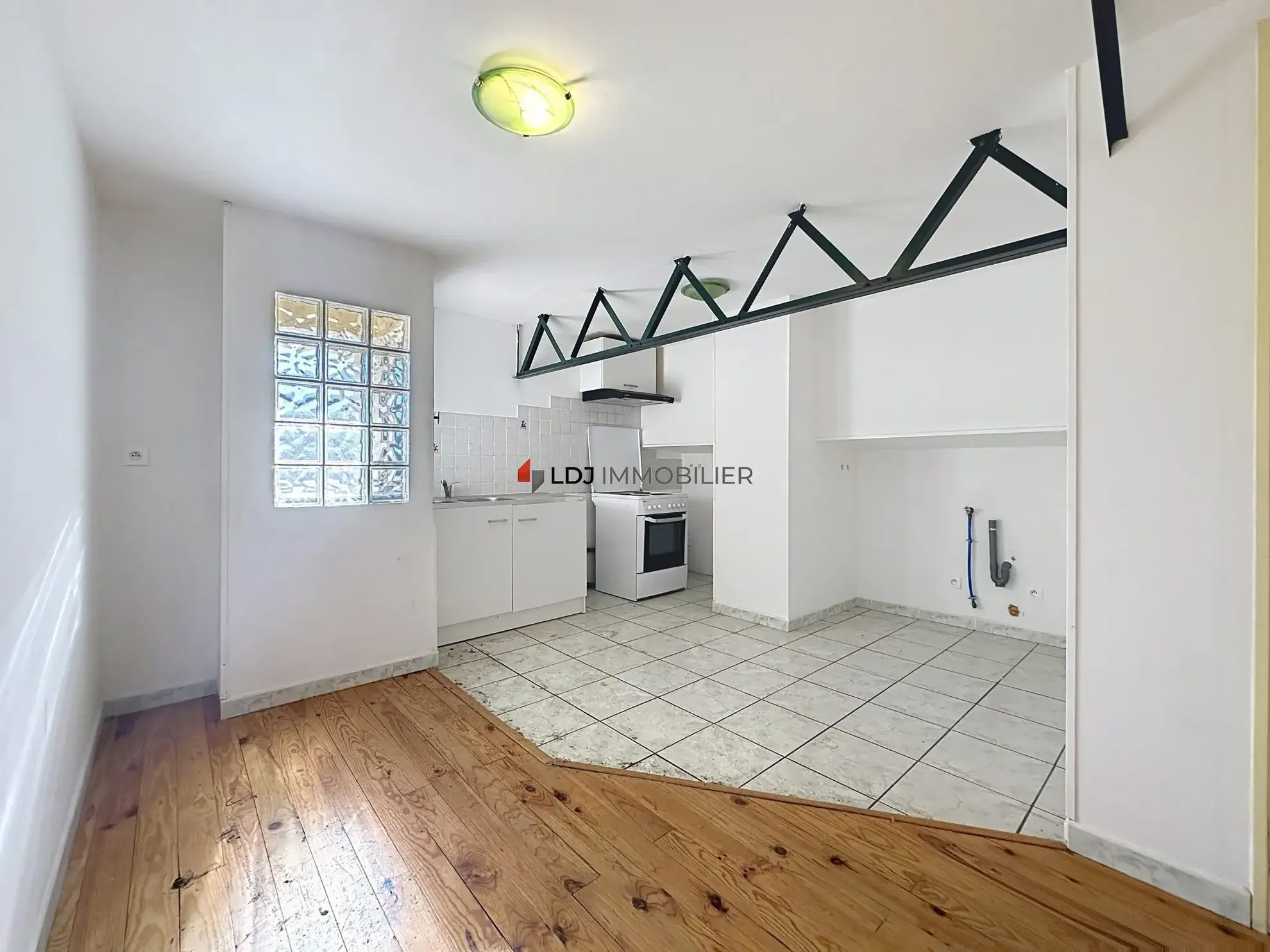Appartement T2 lumineux en dernier étage à Prades 