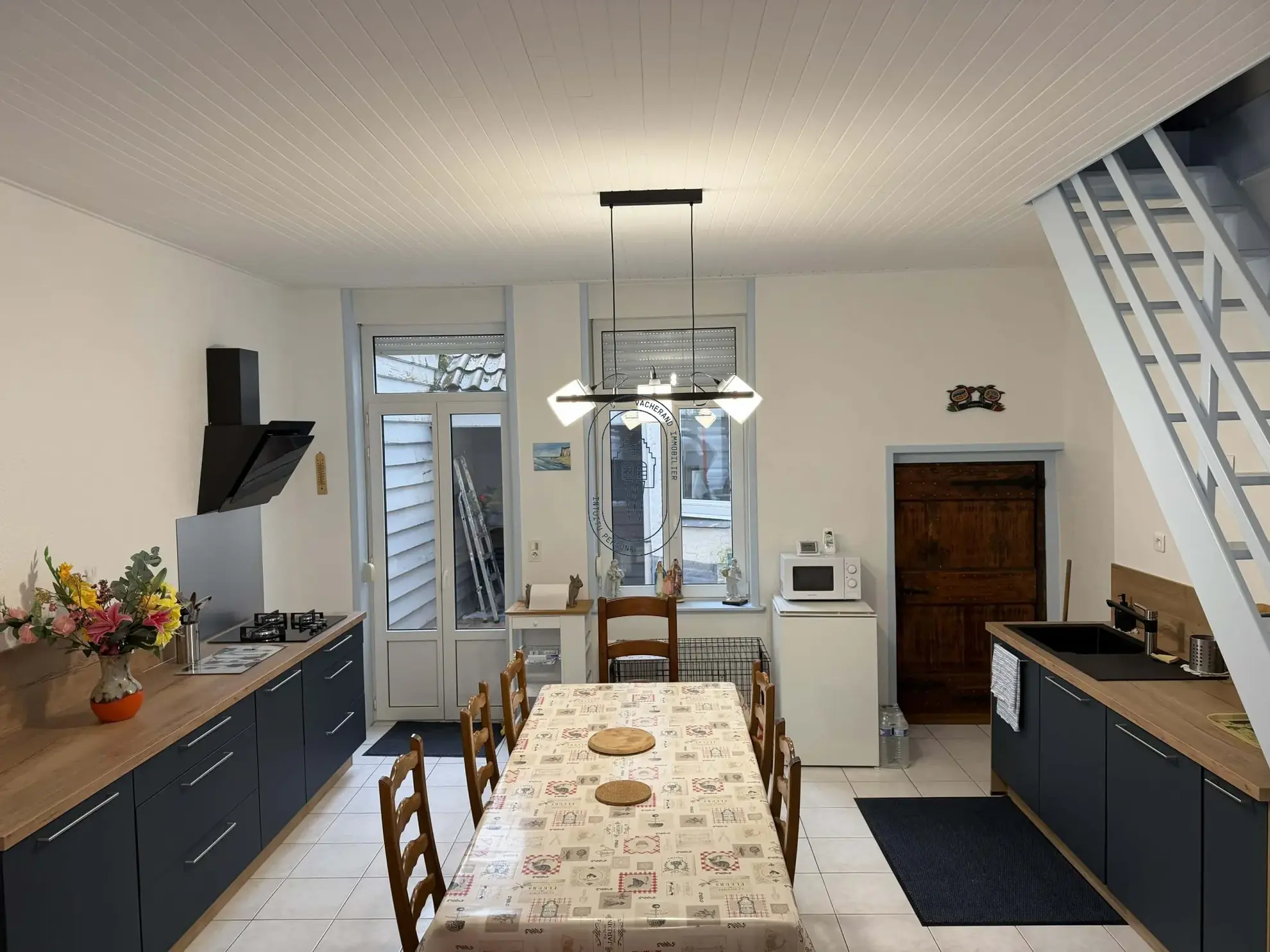 Maison de ville à vendre à Bergues - 110 m², 5 pièces, cour et cave