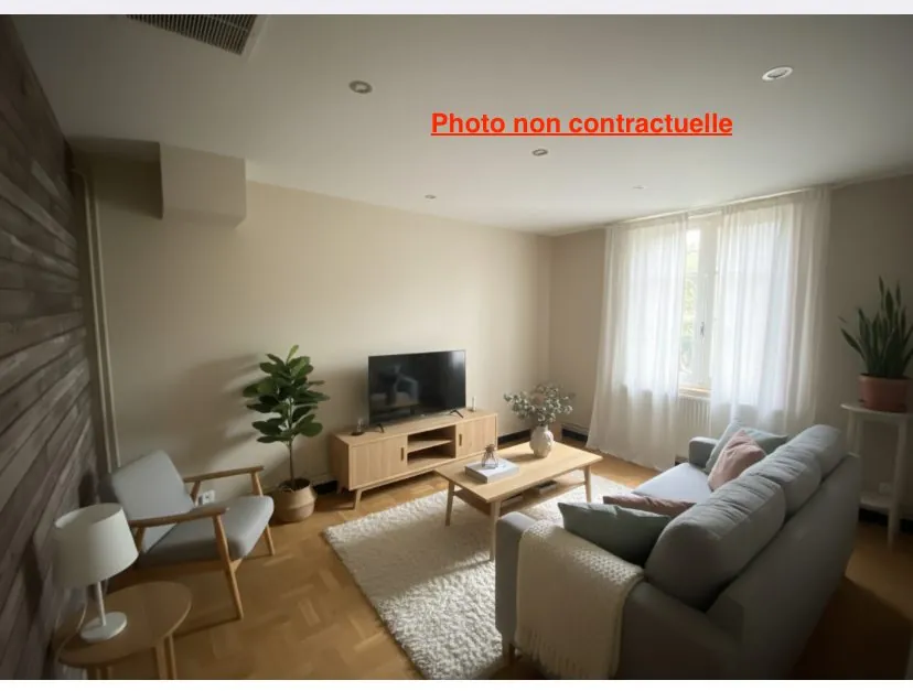 À vendre maison de 70 m² à Savigné-sur-Lathan - 2 chambres, cave, parking 