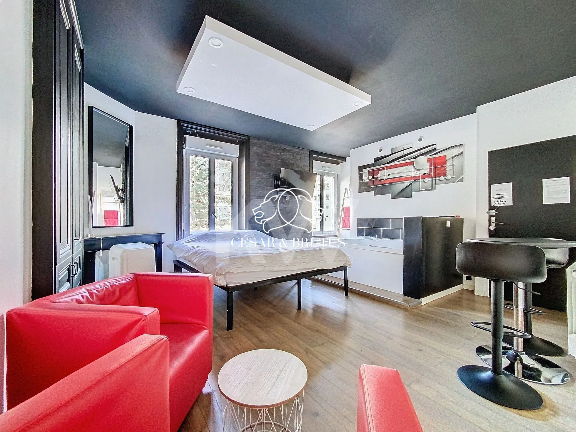 Studio de 33 m² à Lyon 3e pour location courte durée avec jacuzzi privé