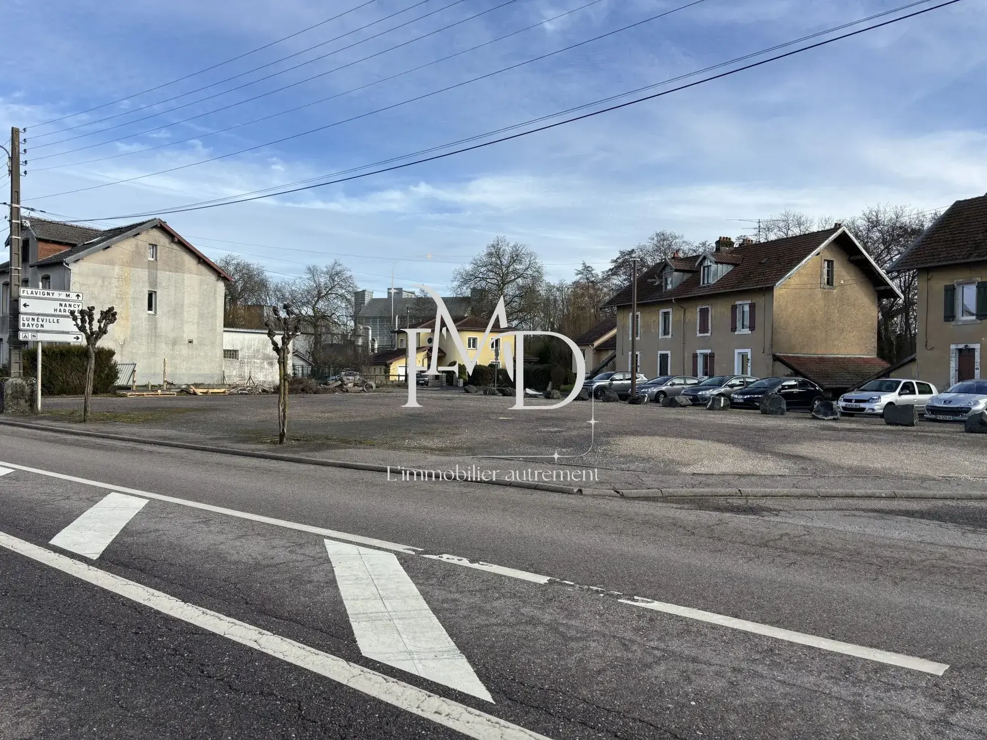 Terrain constructible de 603 m² à Roville-devant-Bayon, proche commodités 