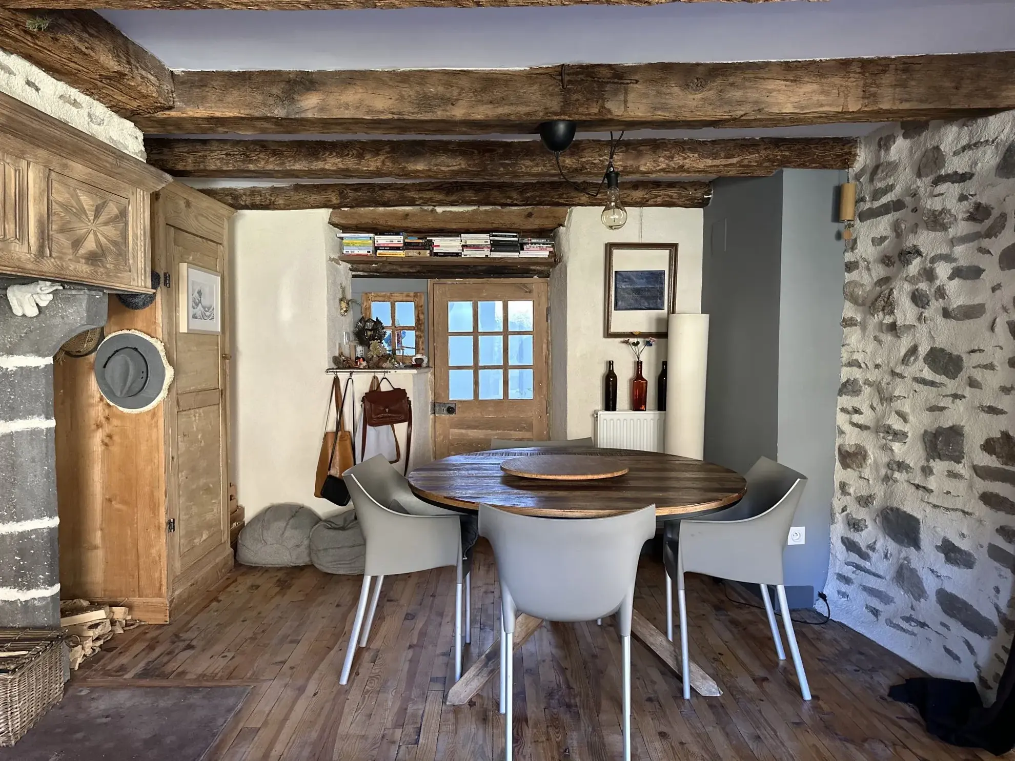 Maison à vendre à Blesle avec vue montagne et charme remarquable 