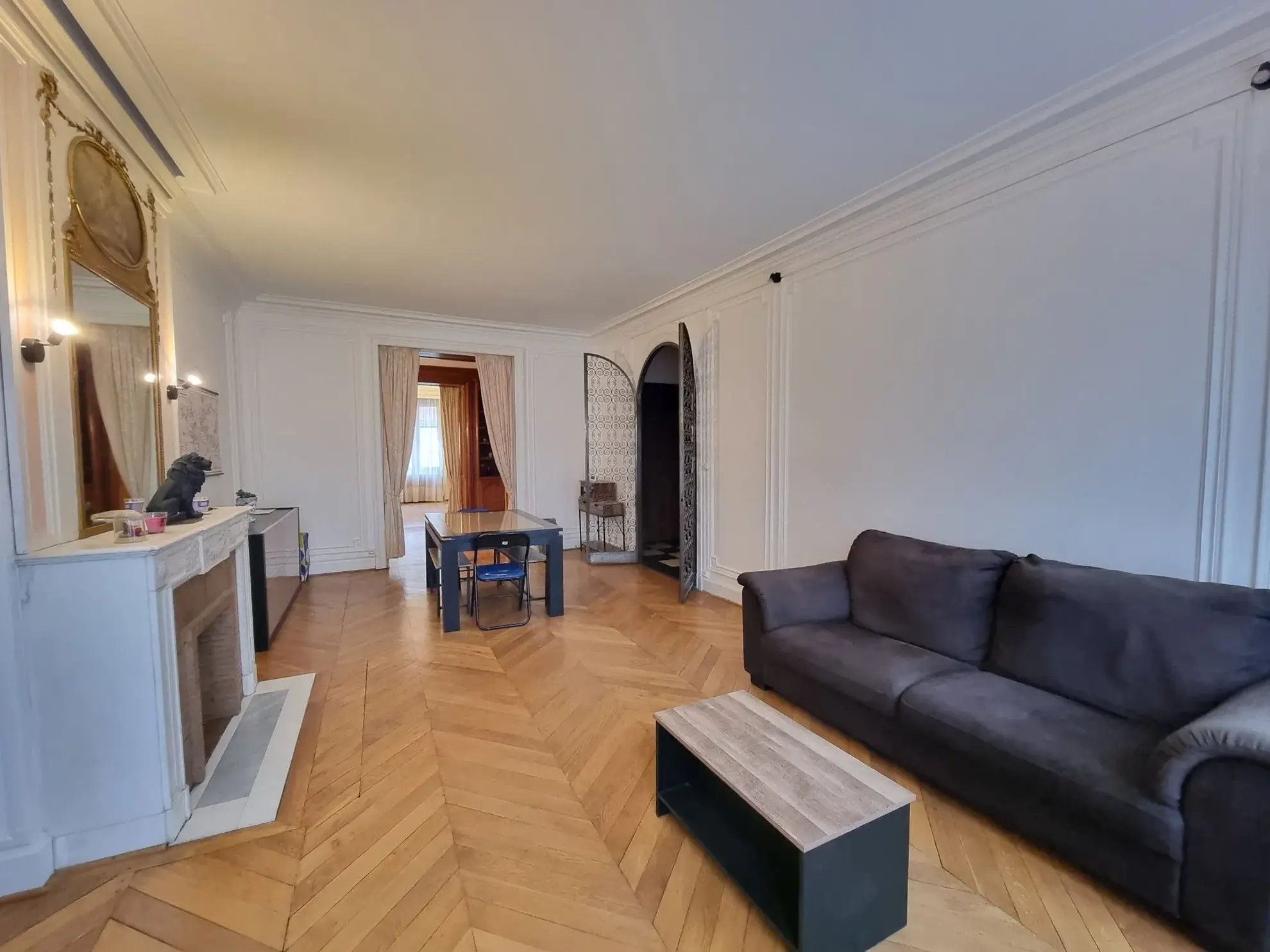 Appartement T6 bourgeois de charme à Rive-de-Gier avec cachet d'origine 
