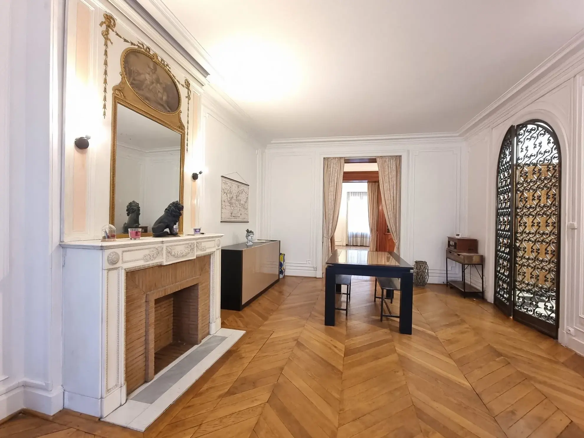 Appartement T6 bourgeois de charme à Rive-de-Gier avec cachet d'origine 