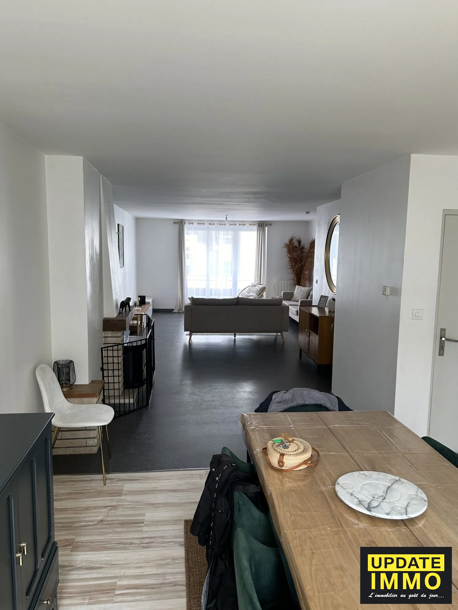 Immeuble mixte rénové à vendre à Neufchâteau, proche centre historique 