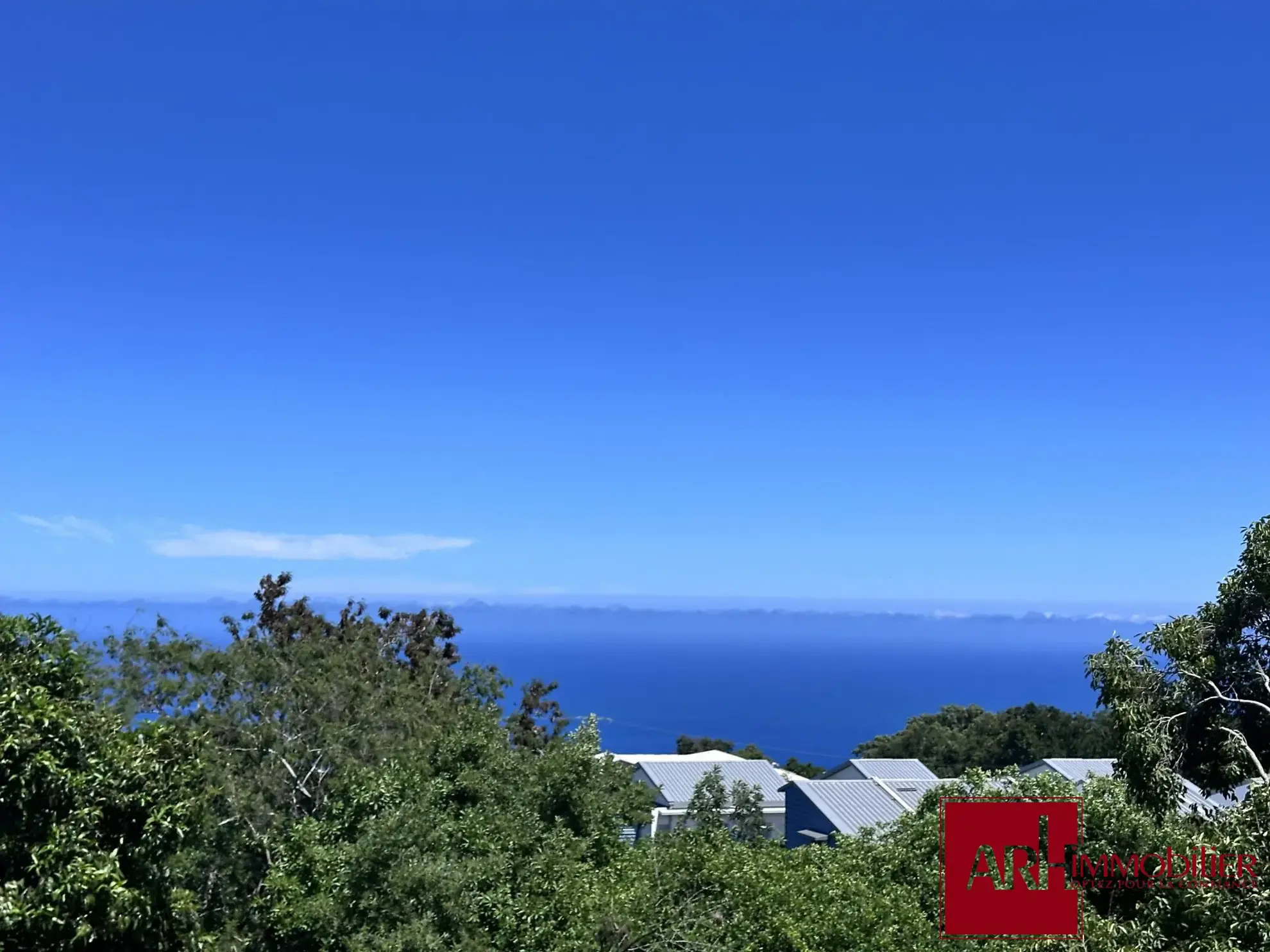 Terrain constructible de 1289 m² avec vue dégagée à Saint-Paul