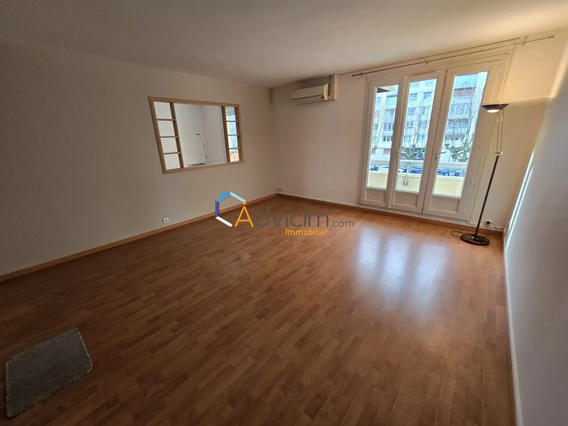 Appartement T3 lumineux en centre-ville d'Orléans avec balcon 