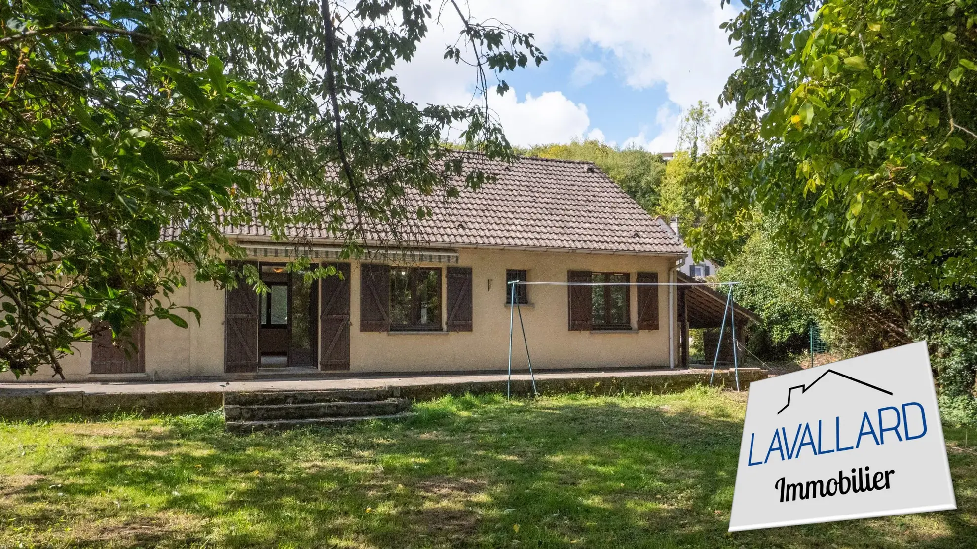 Maison individuelle à Morcourt avec 3 chambres, terrasse et parking - 140 000 €