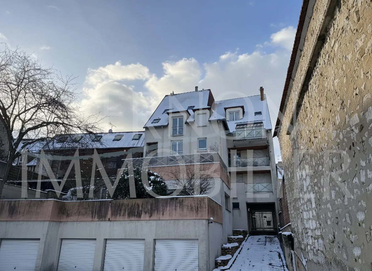 Appartement F2 à vendre à Vernon avec garage et cave, centre-ville 