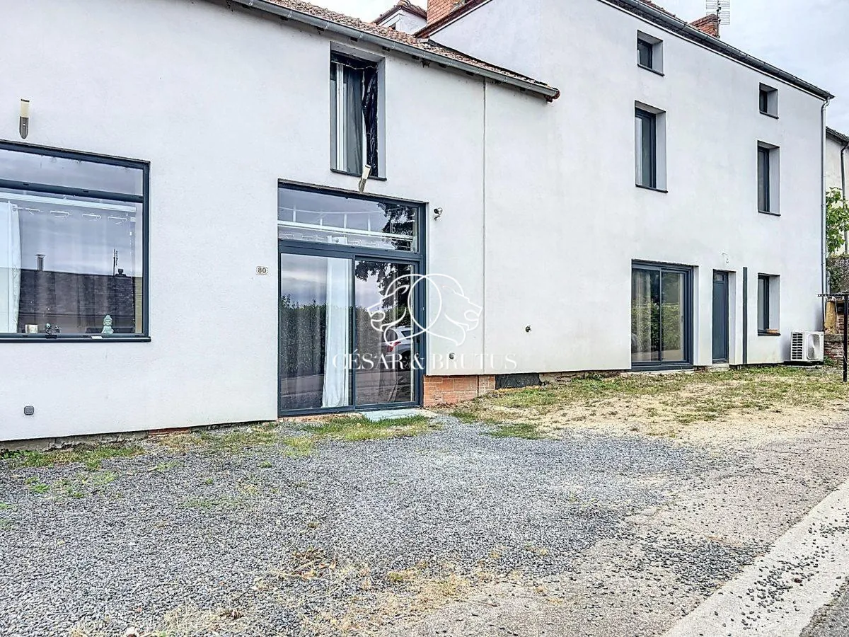 Spacieuse maison familiale de 10 pièces à Bourg-le-Comte (71110)