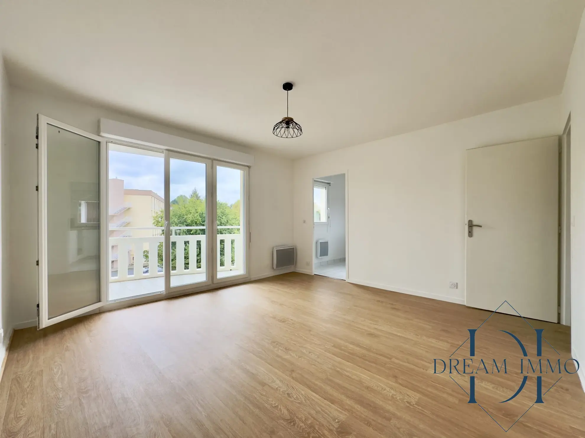 Appartement T2 rénové de 38 m² à Bayonne avec Cave et Balcon